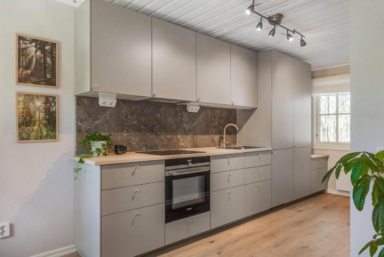 Nyrenoverat Gardshus Pa Havstomt Med Hoeg Standard Örnsköldsvik Exterior foto